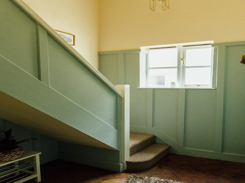 Langs Hall Лейланд Екстериор снимка